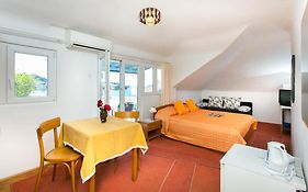Room Avdic